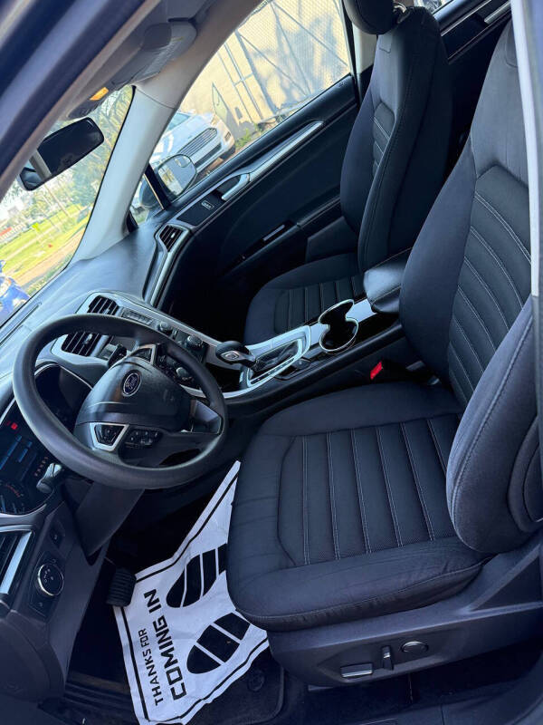 2015 Ford Fusion SE