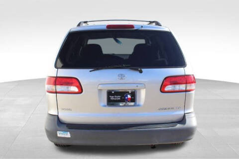 2002 Toyota Sienna LE