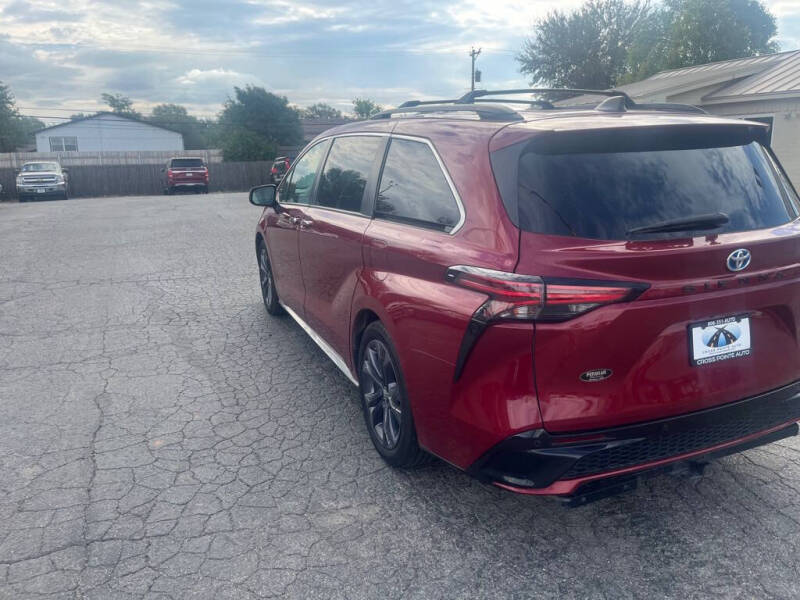2022 Toyota Sienna XSE 7-Passenger