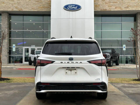 2023 Toyota Sienna XSE 7-Passenger