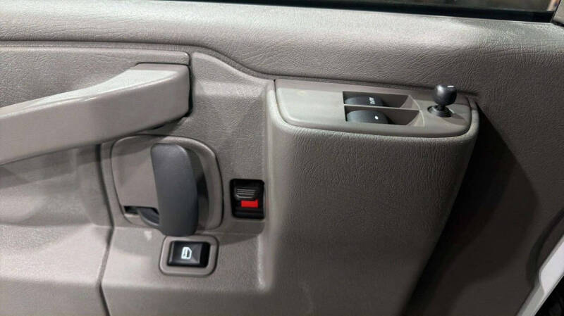 2024 GMC Savana 2500