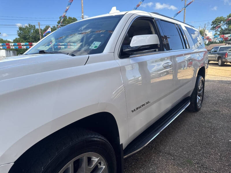2017 GMC Yukon XL SLT