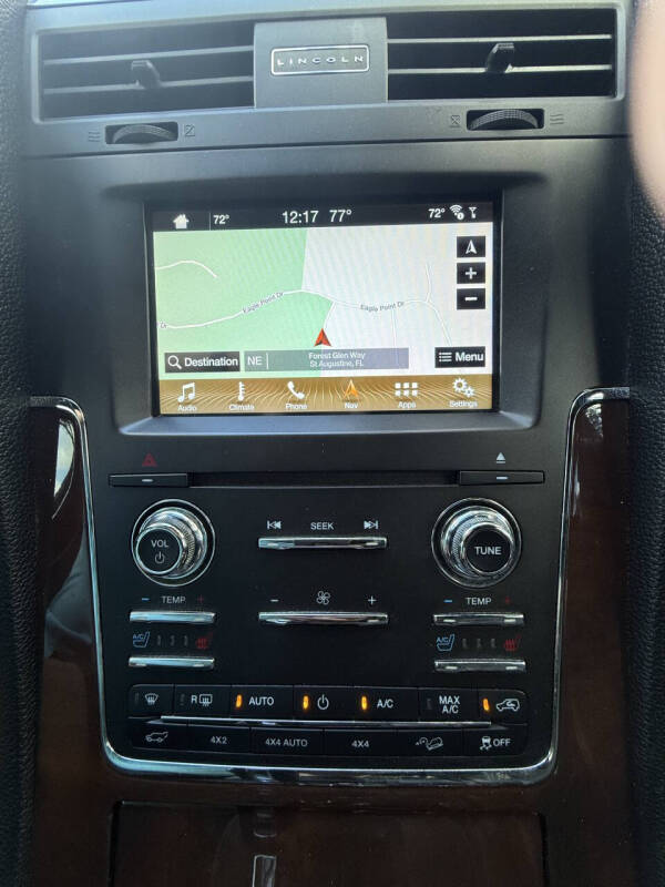 2017 Lincoln Navigator Select