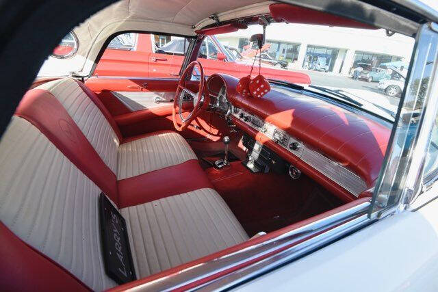 1957 Ford Thunderbird