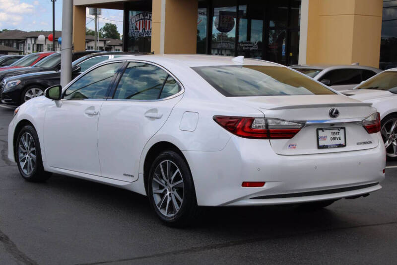 2016 Lexus ES 300h