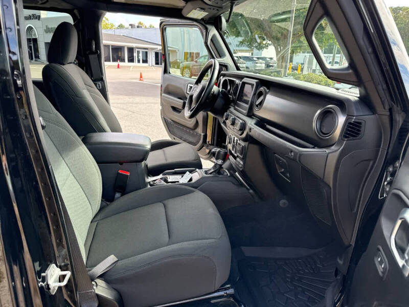 2022 Jeep Gladiator Sport S