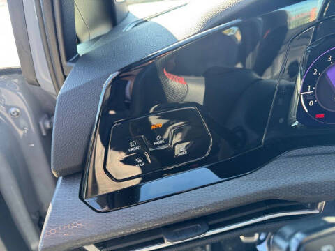 2024 Volkswagen Golf GTI 380 SE