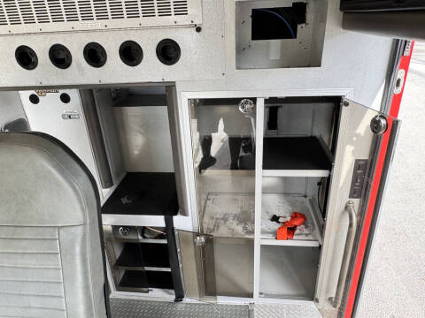 2016 Freightliner M2 106