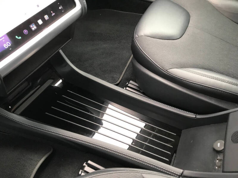 2015 Tesla Model S 70D