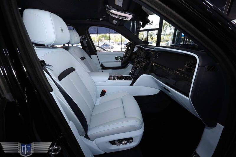 2023 Rolls-Royce Black Badge Cullinan