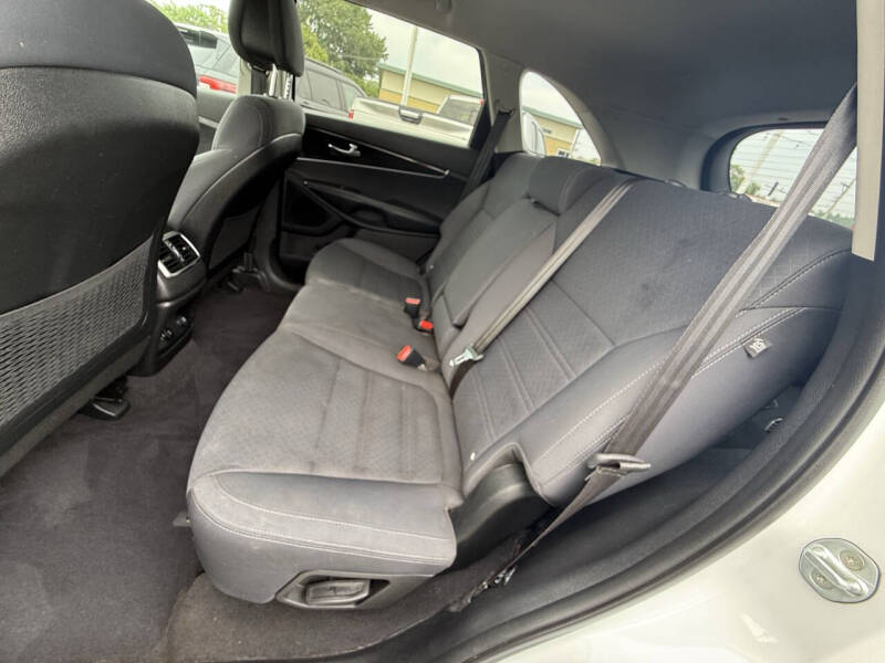 2016 Kia Sorento LX