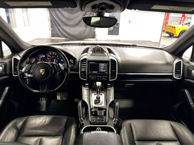 2014 Porsche Cayenne Platinum