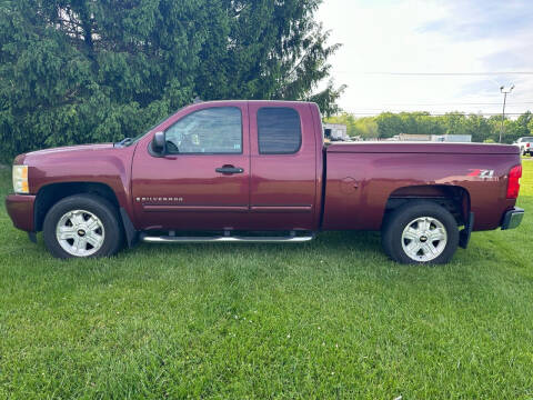 2009 Chevrolet Silverado 1500 for sale at Wendell Greene Motors Inc in Hamilton OH