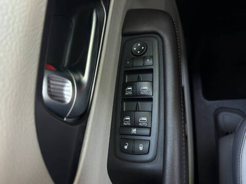 2017 Chrysler Pacifica Touring-L Plus