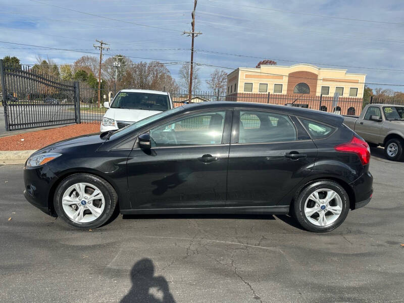 2014 Ford Focus SE photo 8