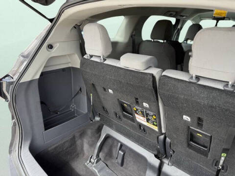 2024 Toyota Sienna LE 8-Passenger