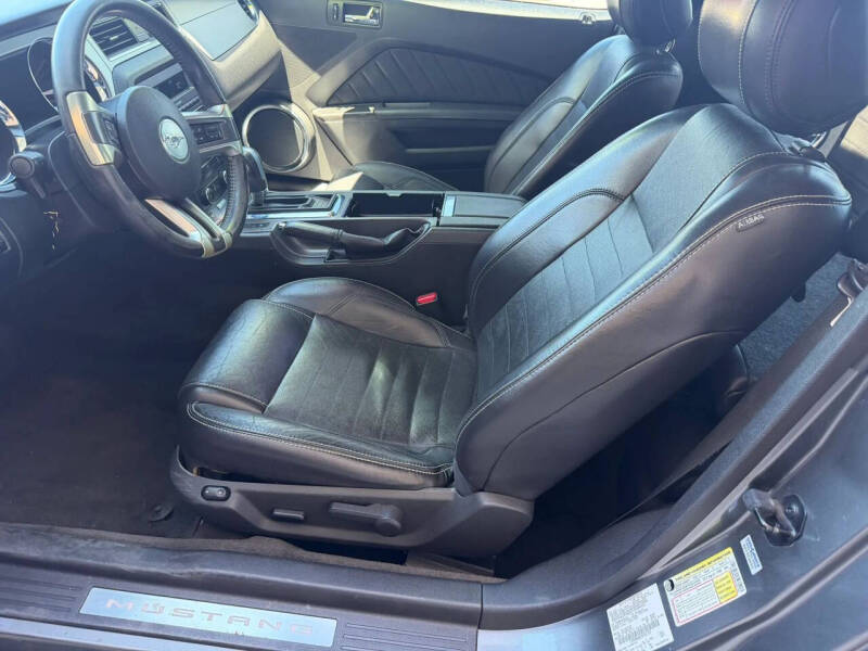 2013 Ford Mustang V6 Premium