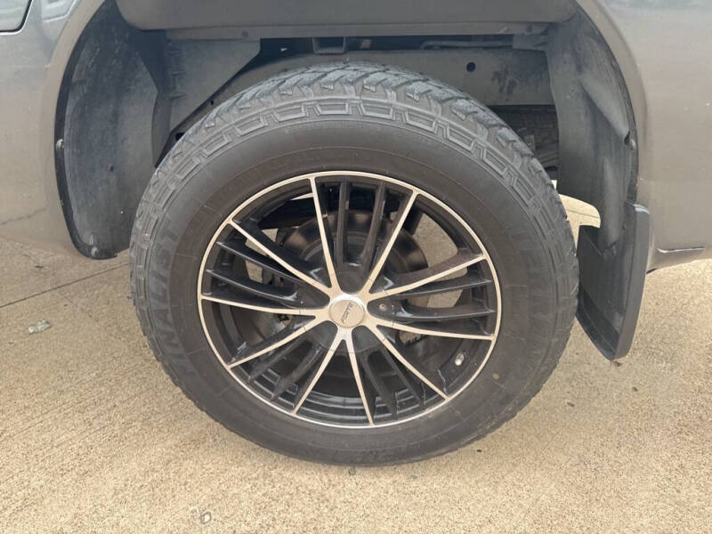 2011 Nissan Titan SV