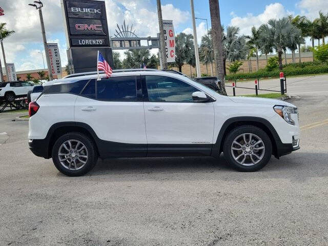 2023 GMC Terrain SLT