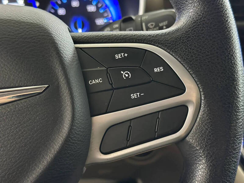 2020 Chrysler Voyager LX