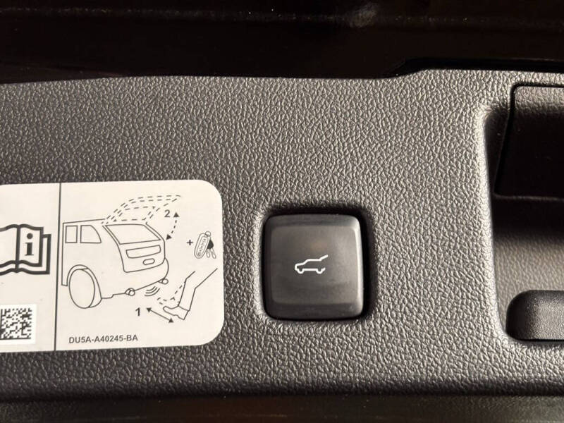 2020 Ford Escape Hybrid Titanium