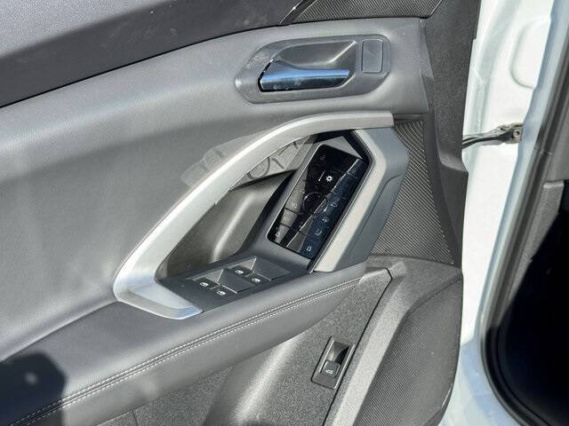 2025 Audi Q5 quattro Premium TFSI