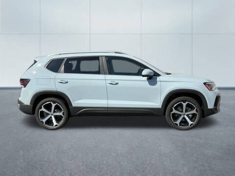 2025 Volkswagen Taos SEL 4Motion