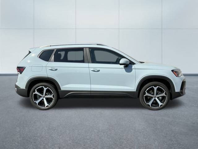 2025 Volkswagen Taos SEL 4Motion