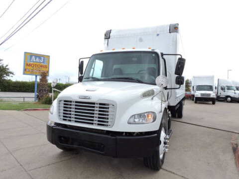 2012 Freightliner M2 106