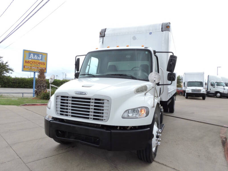 2012 Freightliner M2 106