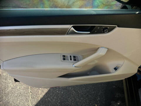 2016 Volkswagen Passat 1.8T SEL