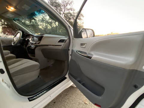 2014 Toyota Sienna L 7-Passenger
