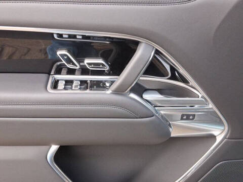 2025 Land Rover Range Rover P530 SE LWB