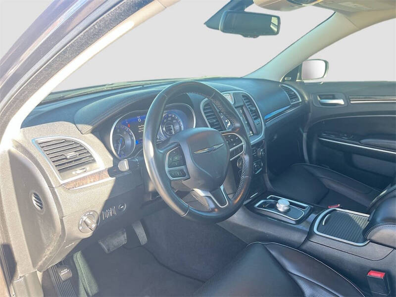 2022 Chrysler 300 Touring L