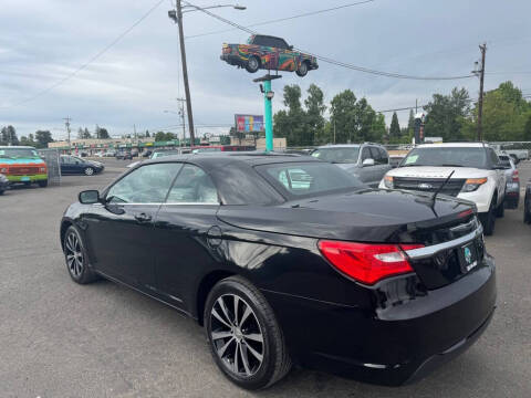 2013 Chrysler 200 S