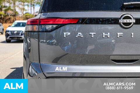 2025 Nissan Pathfinder S