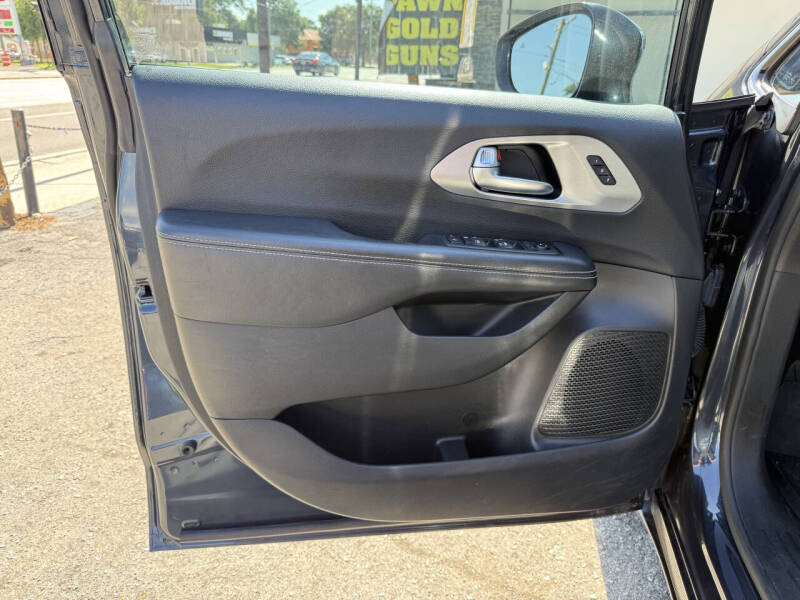 2020 Chrysler Pacifica Launch Edition