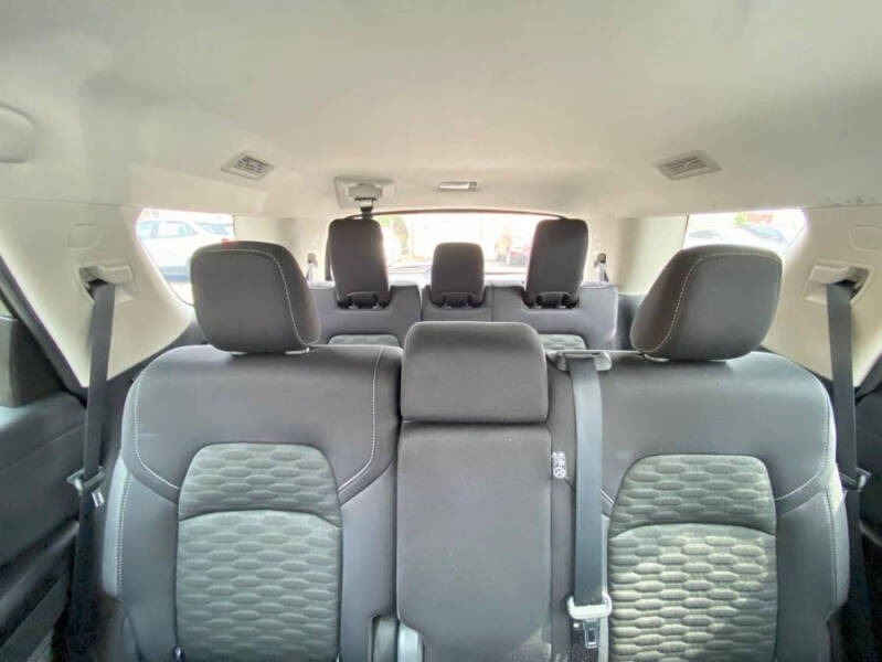 2023 Nissan Pathfinder S