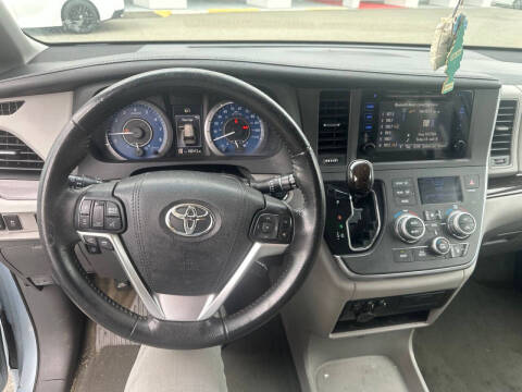 2015 Toyota Sienna
