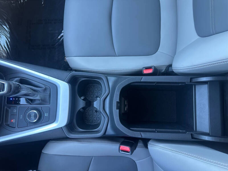 2021 Toyota RAV4 Hybrid XLE Premium