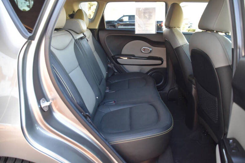 2016 Kia Soul +