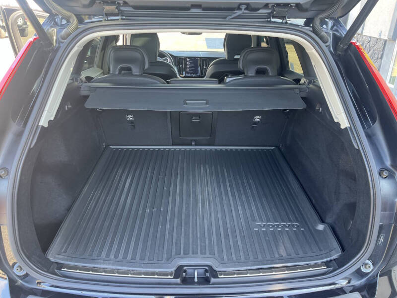 2023 Volvo XC60 B5 Core