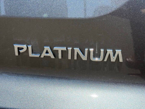 2025 Nissan Pathfinder Platinum