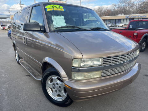 2004 Chevrolet Astro for sale at GLADSTONE AUTO SALES    GUARANTEED CREDIT APPROVAL - GLADSTONE AUTO SALES GUARANTEED CREDIT APPROVAL in Gladstone MO