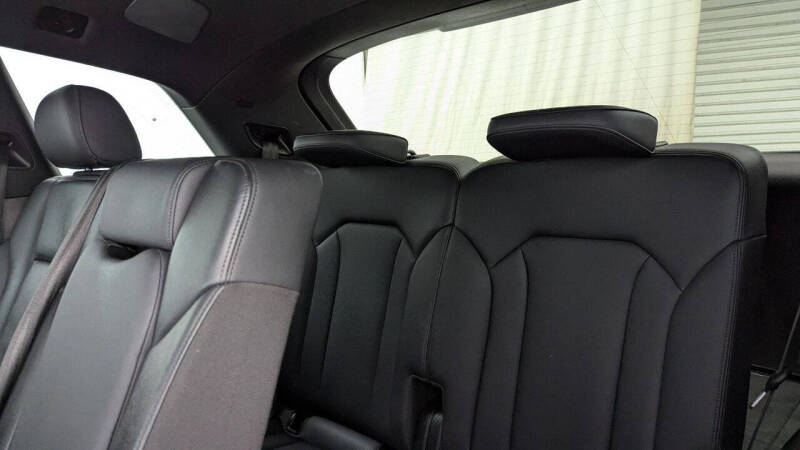 2022 Audi Q7 quattro Premium Plus 45 TFSI