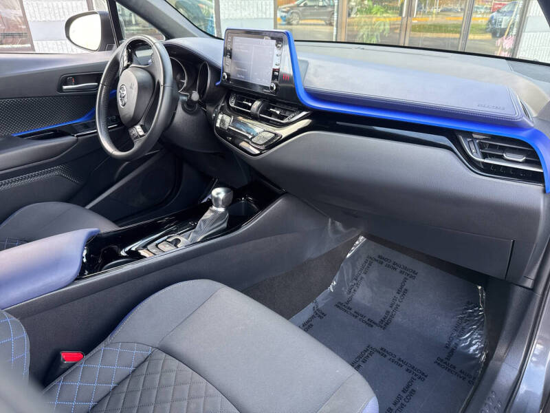 2021 Toyota C-HR XLE