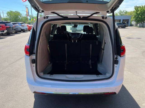 2023 Chrysler Pacifica Touring L