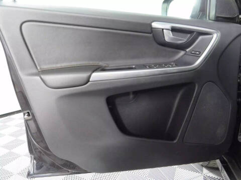 2017 Volvo XC60 T6 Dynamic