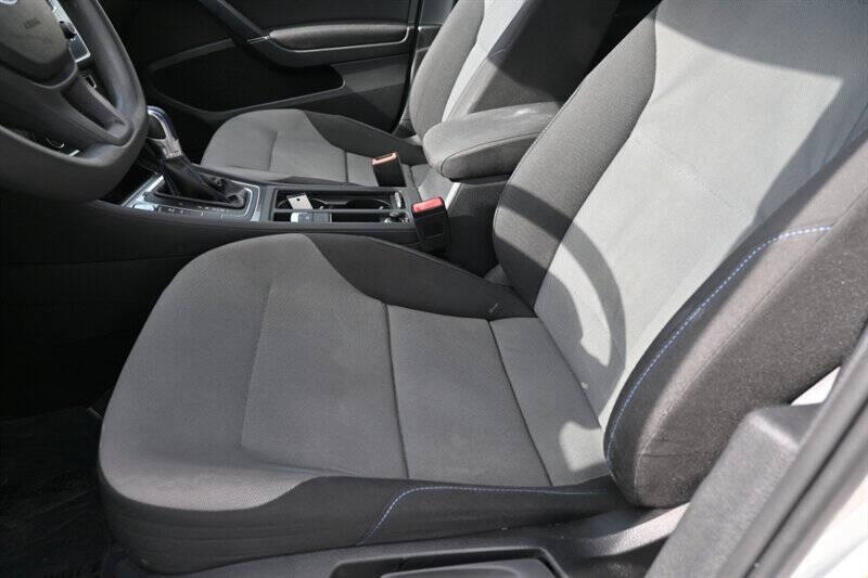 2016 Volkswagen e-Golf SE