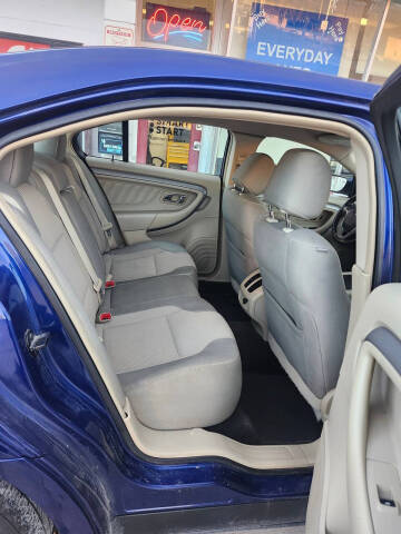 2015 Ford Taurus SEL